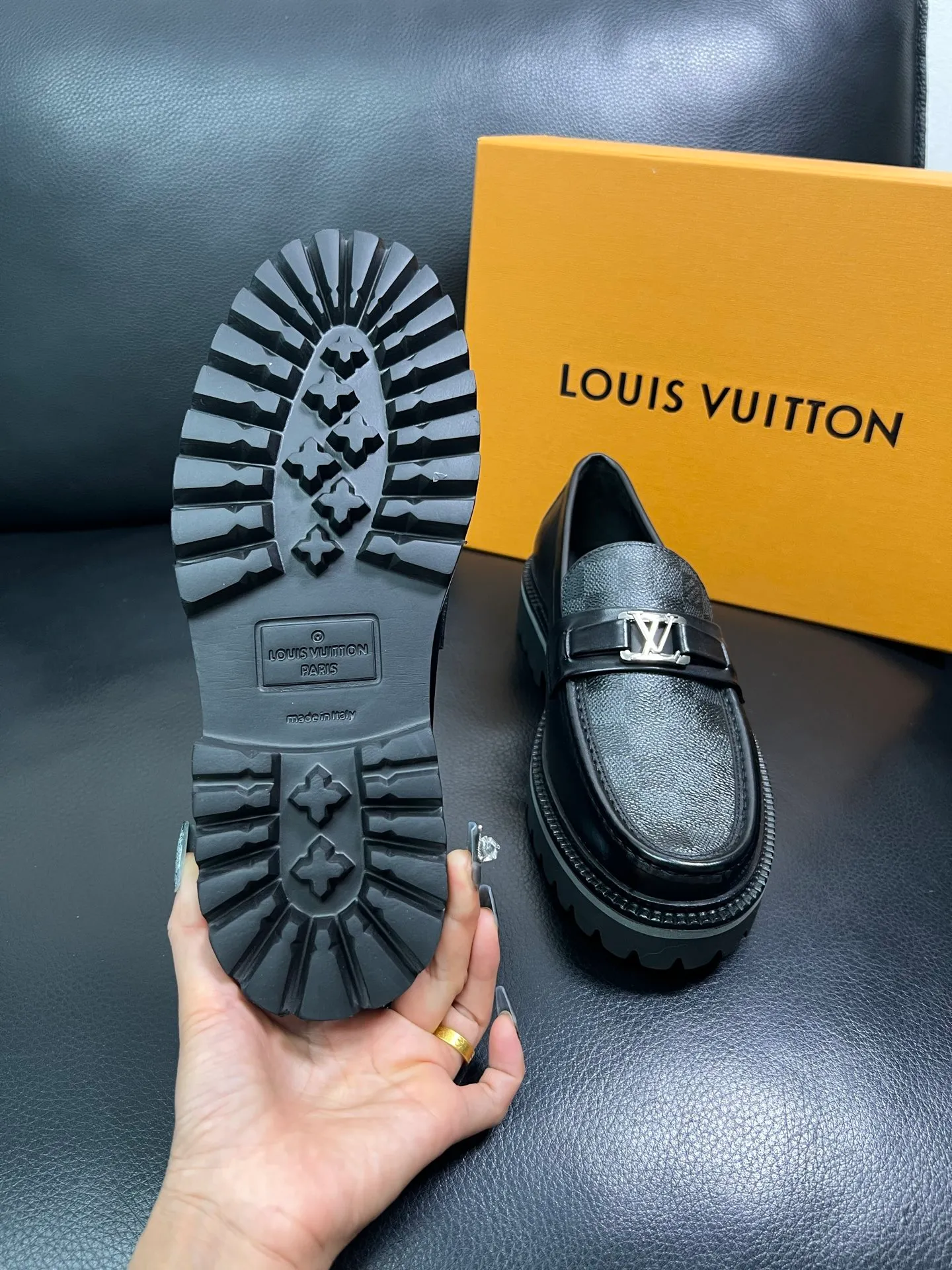 Men's shoes 💰780 Lv top purchasing Louis Vuitton leather shoes counter synchronization, uppers imported from Italy, imported water-dyed cowhide lining, soles: original soles specially provided by the original factory, original factory follow-up goods, high quality, welcome to compare, code number 38-44 (customized 45) 85842